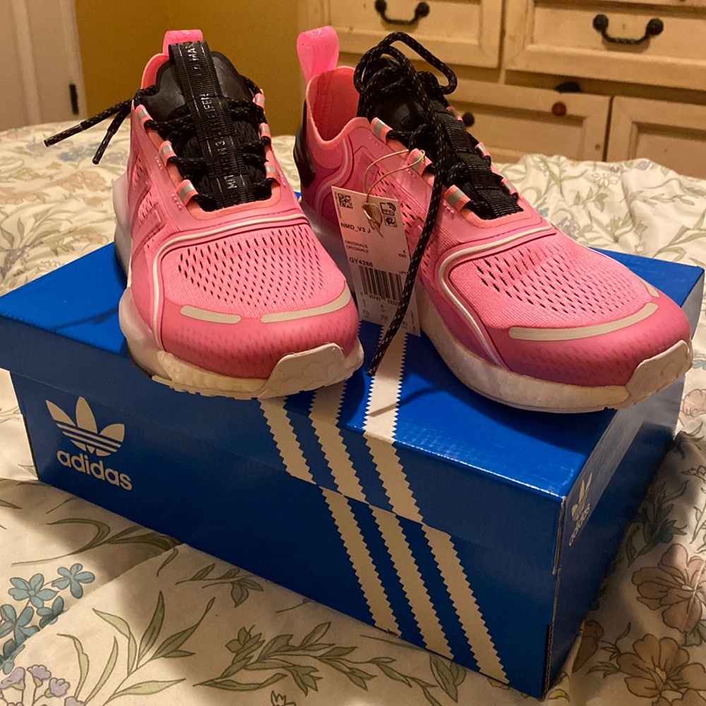 Pink NMD_V3 J 6 1/2